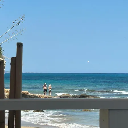 Sealands 50 Meters From The Sandy With Wifi Avola